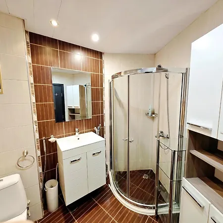 Kj - Swimmingpool - 3 Min From The Apartman Burgasz