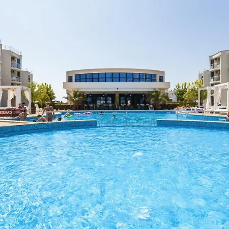Kj - Swimmingpool - 3 Min From The